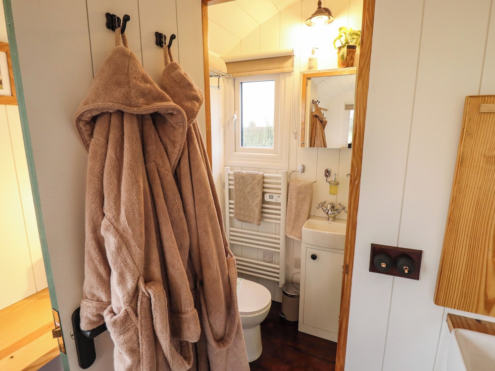 Shepherds Hut - Oak