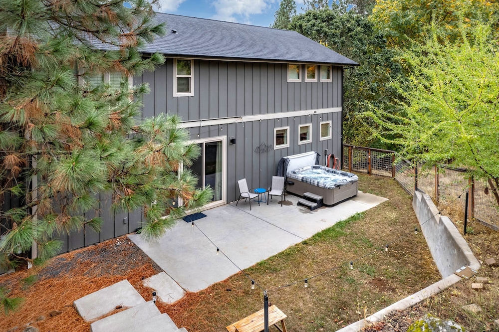 Evergreen Retreat Ab 30 Night Minimum 4 Bedroom Home