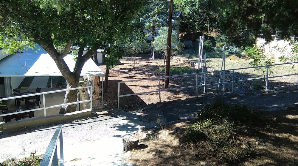 Tourist Resort Milna Vis