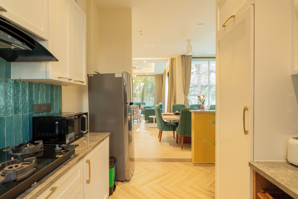 ELIVAAS Laguna Camellia | Luxe 4 BHK Villa Near Popular Beaches with Private Pool