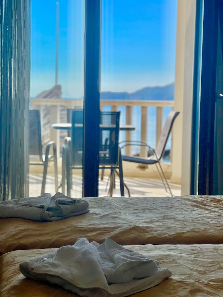 Seaview Apartments Rafailovici view 2