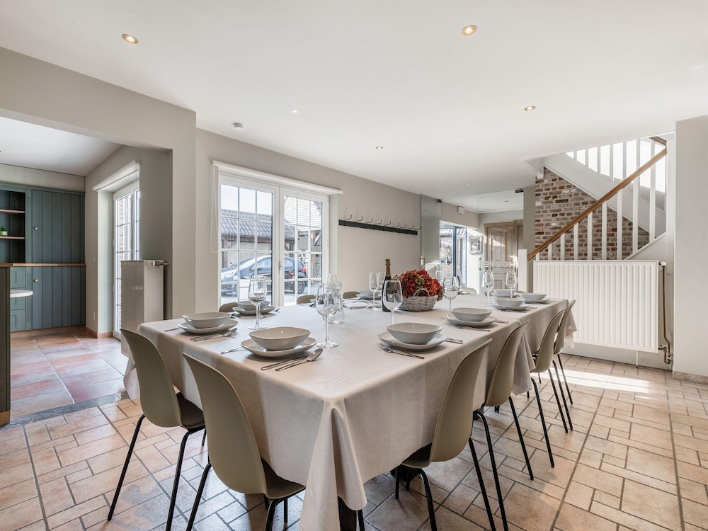 Luxury Retreat With Furry Friends