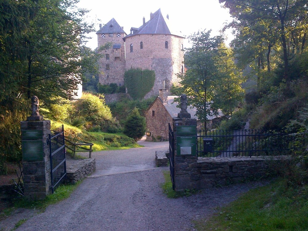 Photo 33