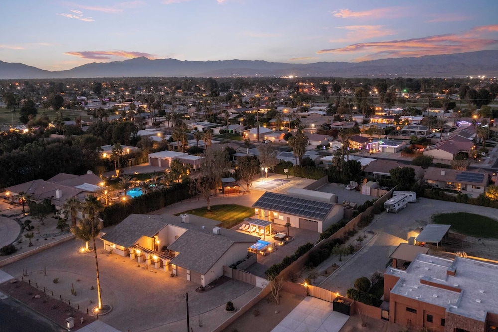 Pool, Sports Court, Game Garage, Fire Pit, & Casita Olivano Ranch by Avantstay