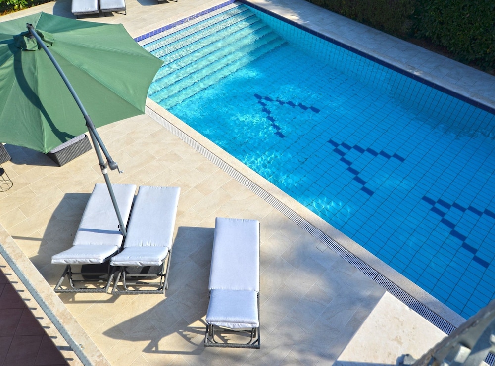 Calm Countryside Rovinj Manor With Pool