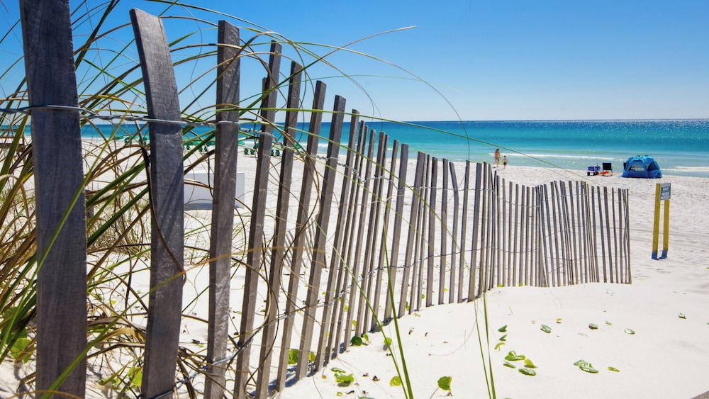 Treasure Shores3br Beachfront Corner Unit Sleeps 8 With Stunning Gulf Views!