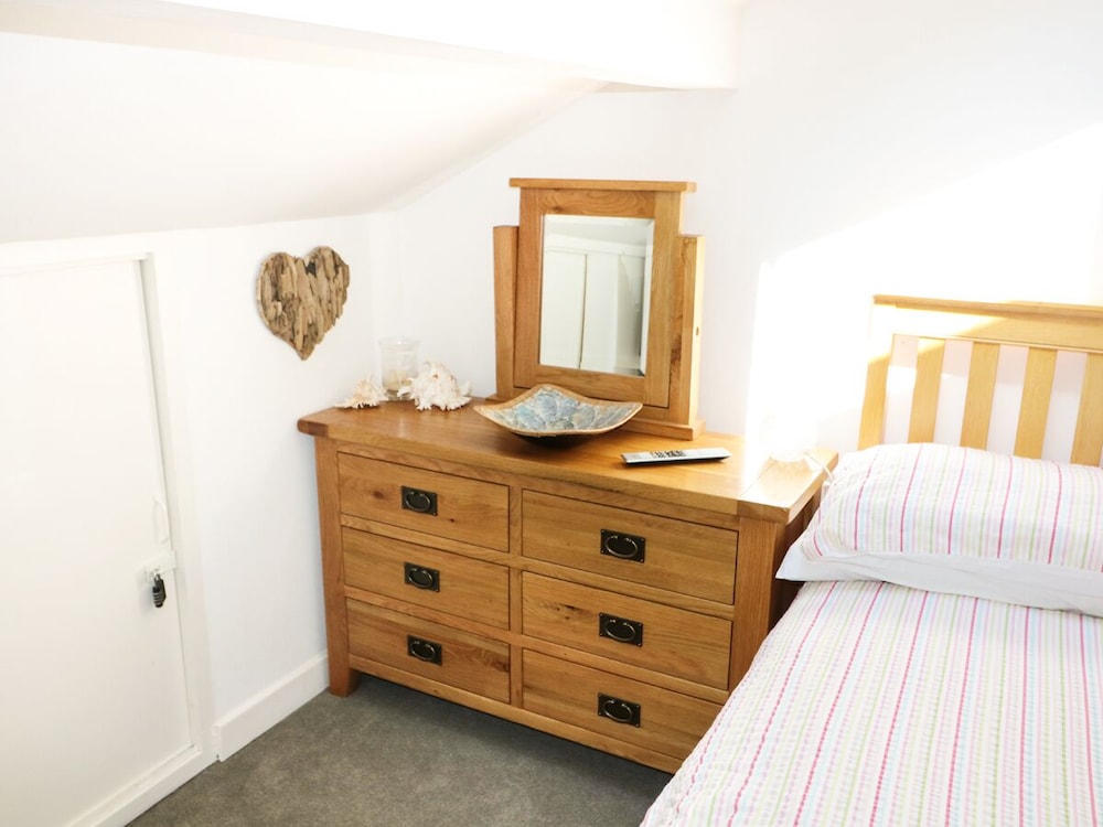 Trelessy Lodge view 4