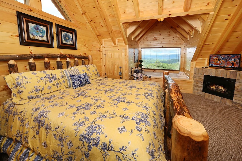 Picture Perfect 7 Br cabin by RedAwning