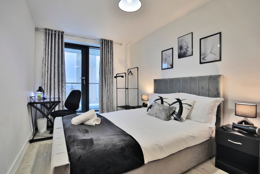 Manchester - 2-bed Apartment - Sleeps 4 - Wifi