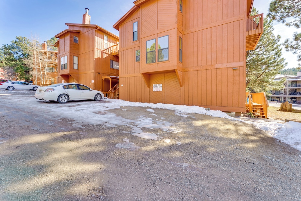 Mtn Bike, Hike & Disc Golf: Cozy Angel Fire Condo