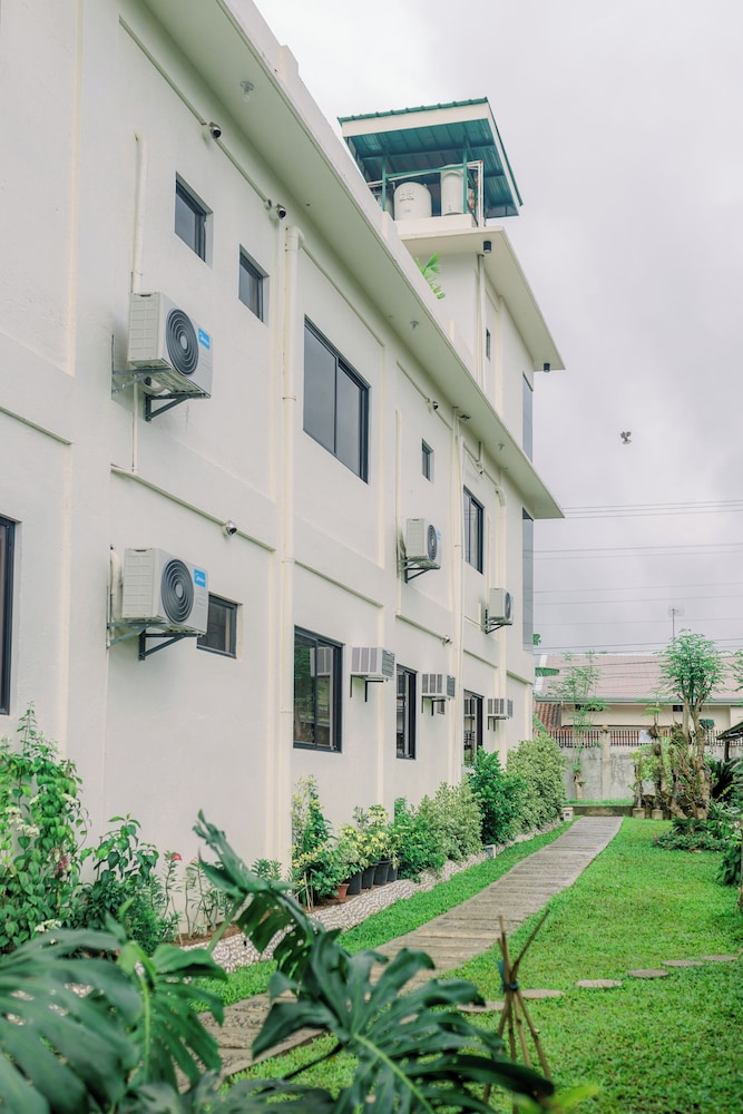 LOBOC RIVERSIDE INN and RESTAURANT