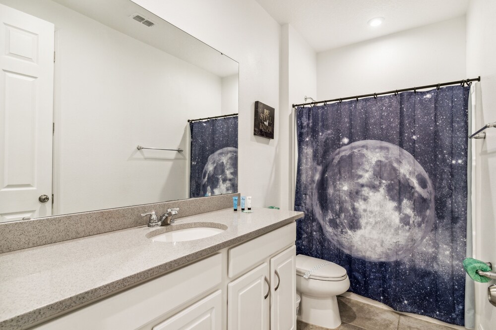 Elegant 9-bedroom Villa Close To Disney! 9 Villa by RedAwning - Image 4