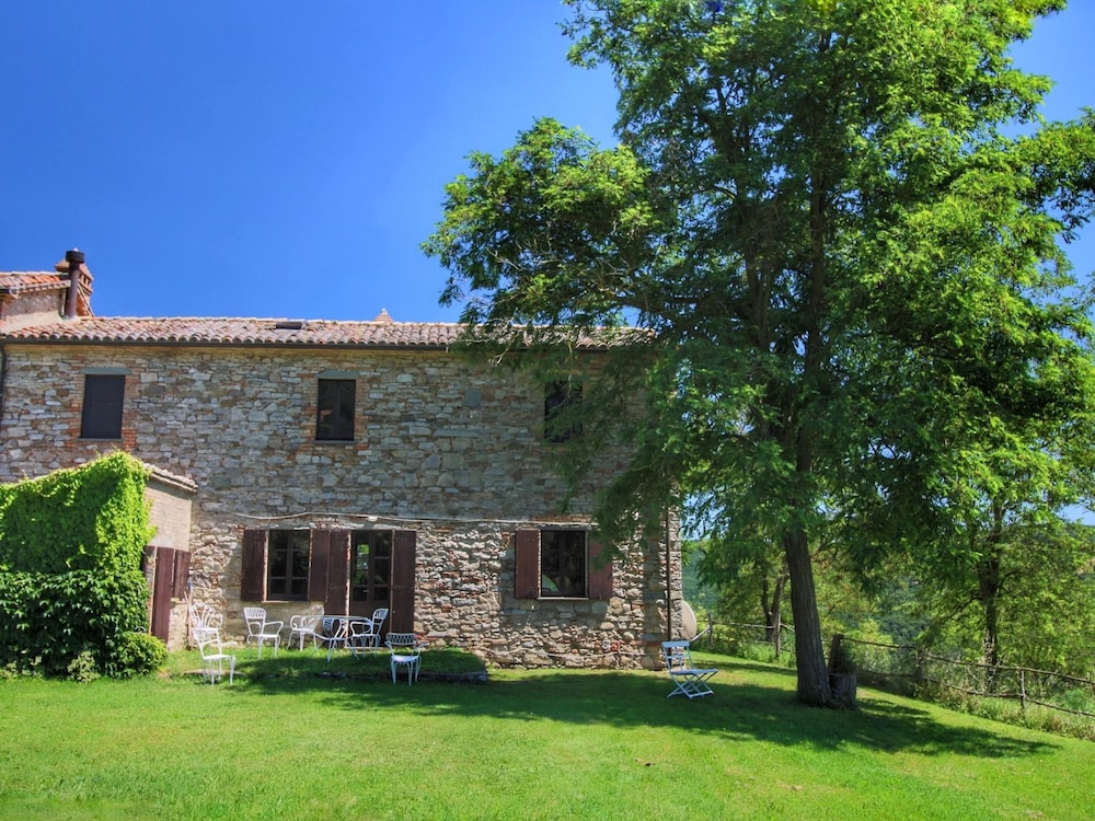 Tranquil Farmhouse near Center in Umbertide with Garden view 3