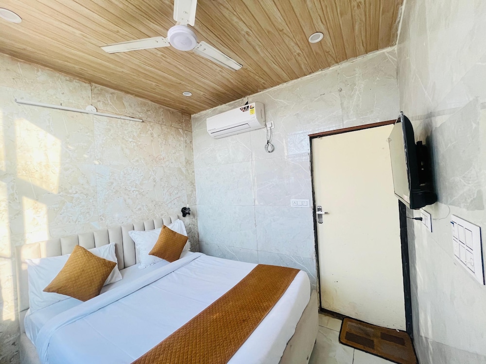 Roomshala Hotel Golden Residency