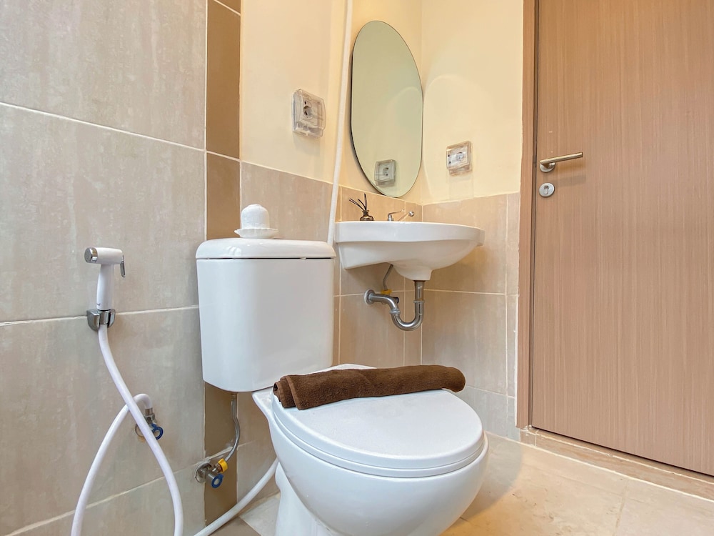 Brand New 1Br With Working Room At Meikarta Apartment