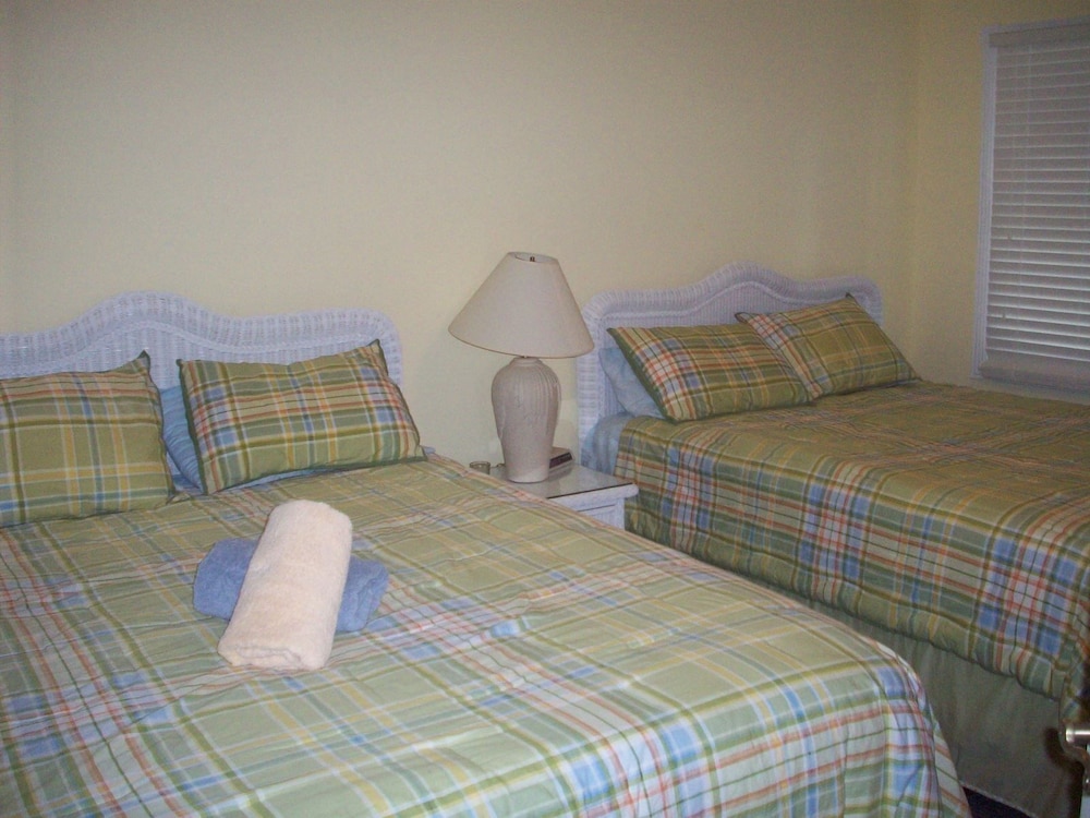 202 Colony II - Property Image 2