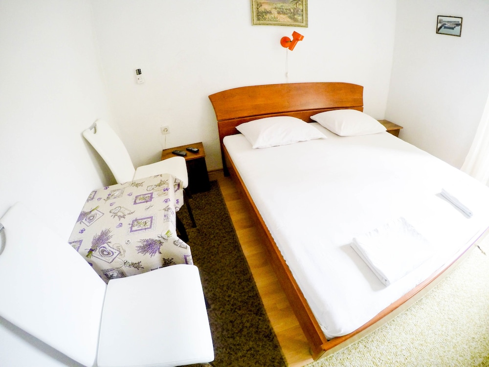Accommodation Vitaic view 2