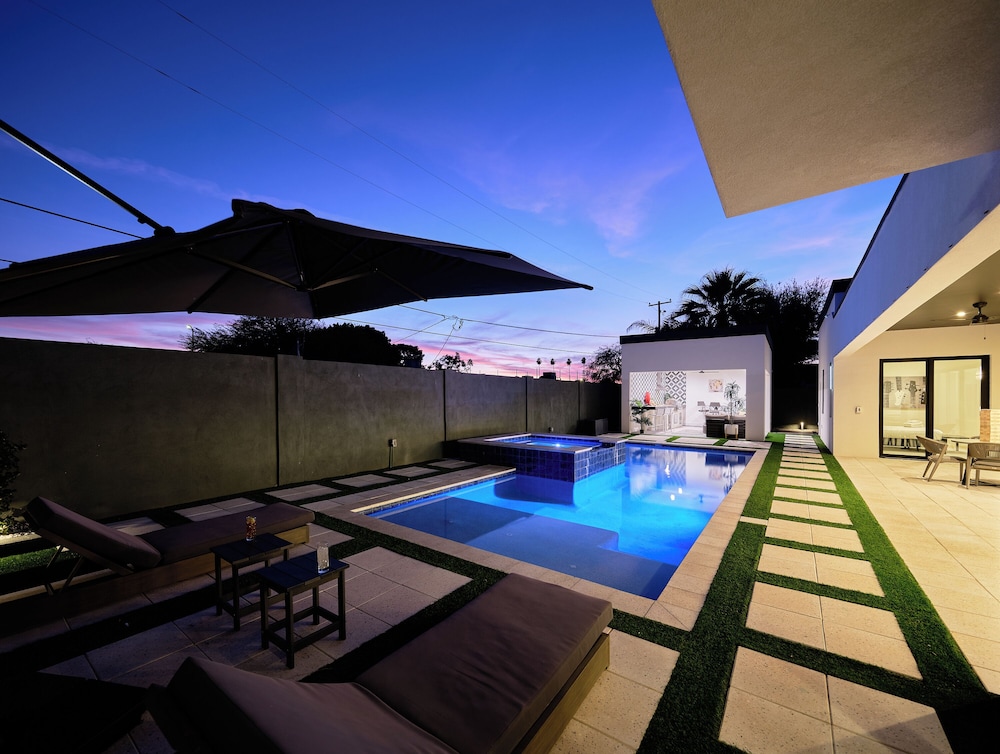 Havana - Walk to Old Town - Heated Pool & Spa