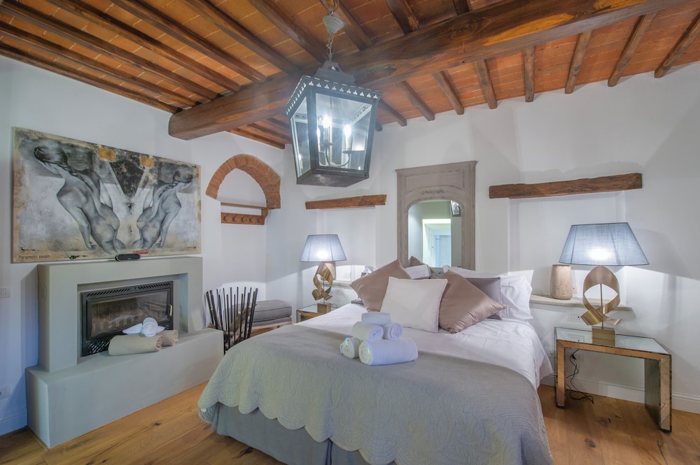 Villa Chianti With Panoramic Pool On The Vineyard