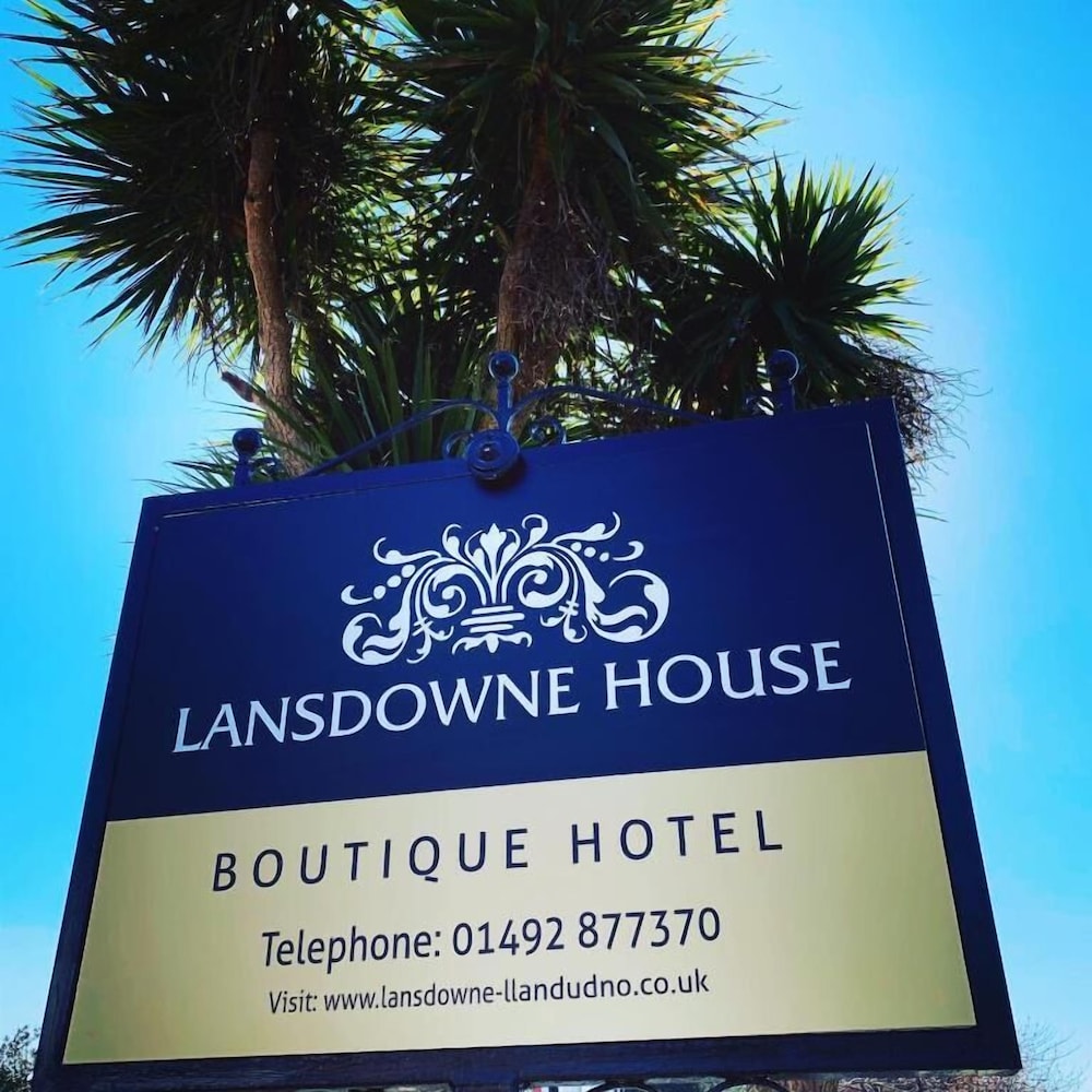 Lansdowne House with Private Car park