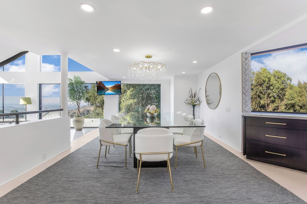 Los Angeles Vacations - Bel Air Yacht Mansion - Property Image 4
