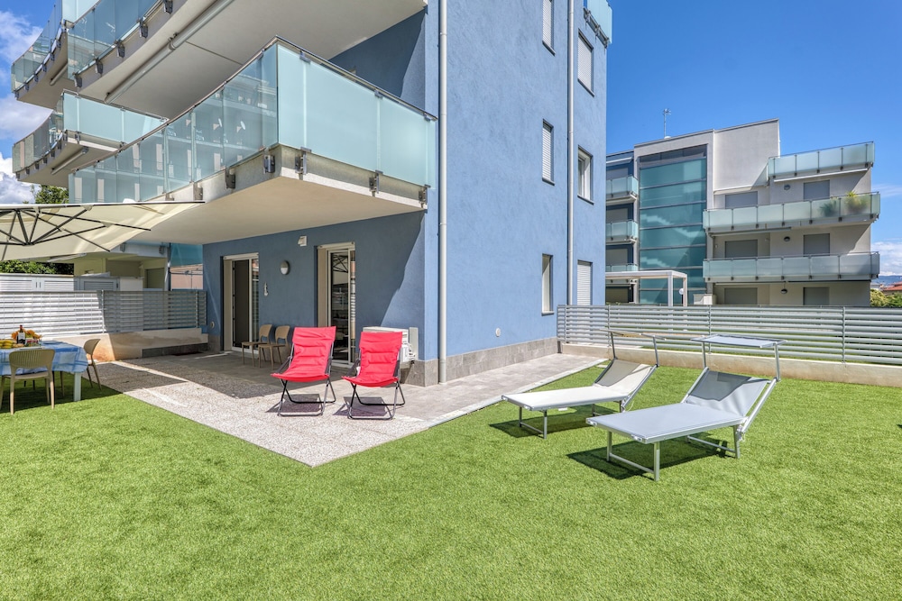 Marina Resort - Pool And Parking LUX