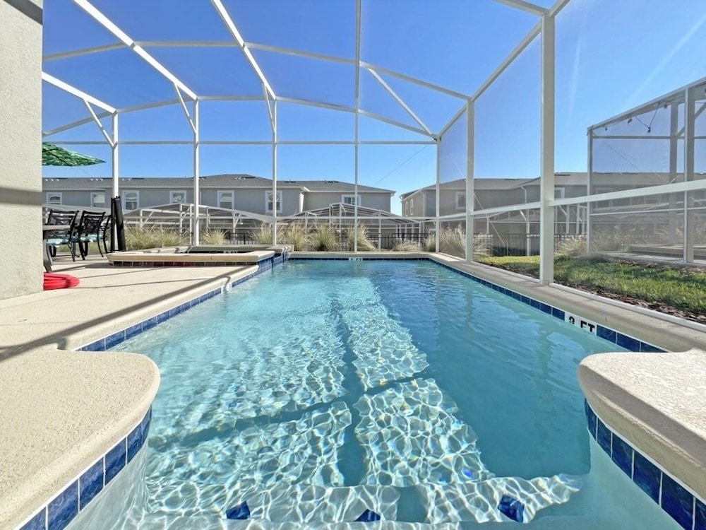 Champions Retreat 5 Bedroom Home by RedAwning