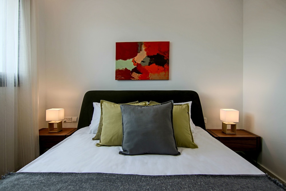 Phaedrus Living: Sea View Anna Residence 301 view 4