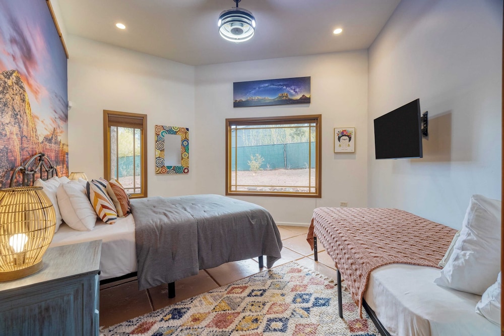 Cathedral View by Avantstay Pool Table + Hot Tub