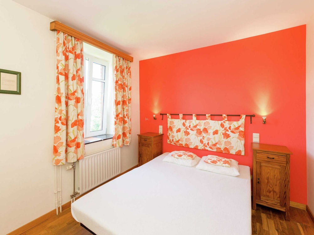 Cottage in Ferrieres With Sauna & Garden view 5