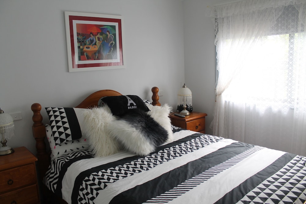 Hotel Ducati's Bed and Breakfast - Image 1