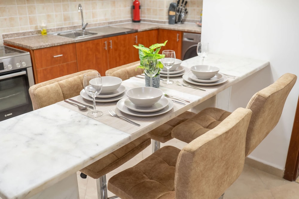 Spacious Serene 2 Bedroom in JLT for 4