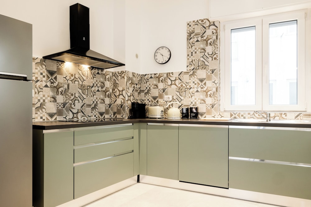 Domus Solis in Rome With 2 Bedrooms and 2 Bathrooms