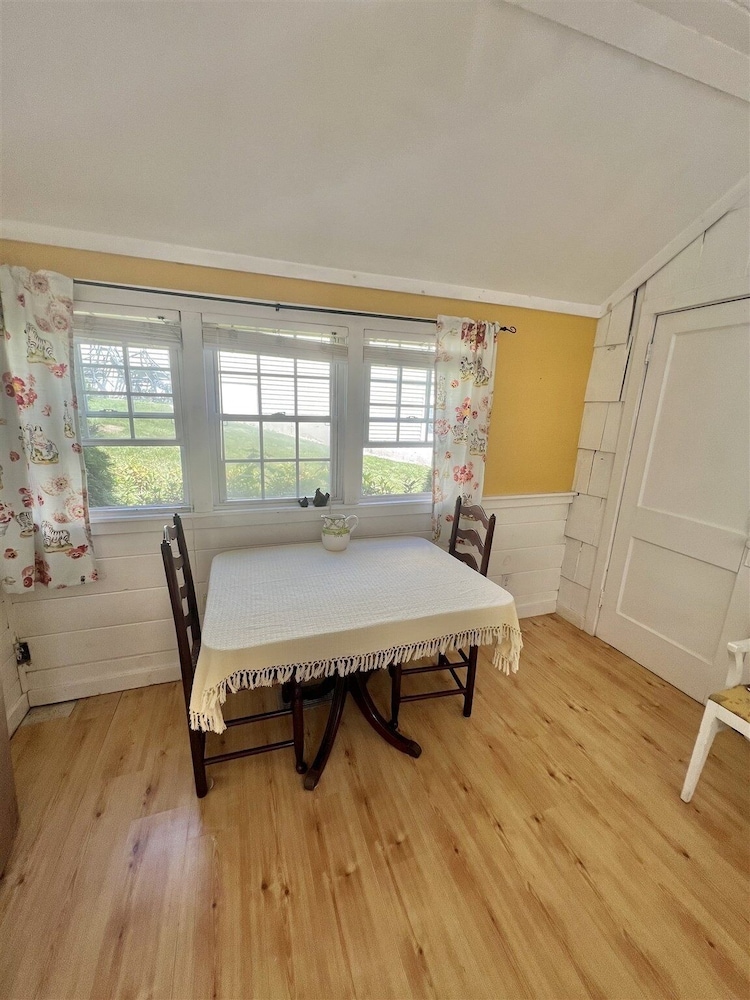 Pine Tree Cottage Limit 5 2 Bedroom Cottage