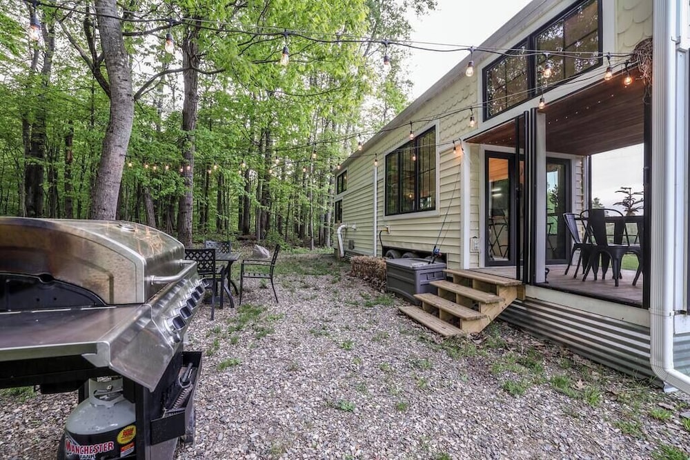 Hidden Retreat 4-homes 134 Acres