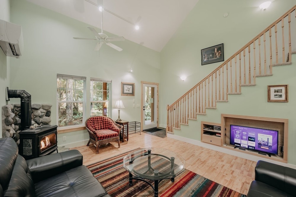 12gs - Bbq - Wifi - Dishwasher - Sleeps 4 2 Bedroom Home by RedAwning