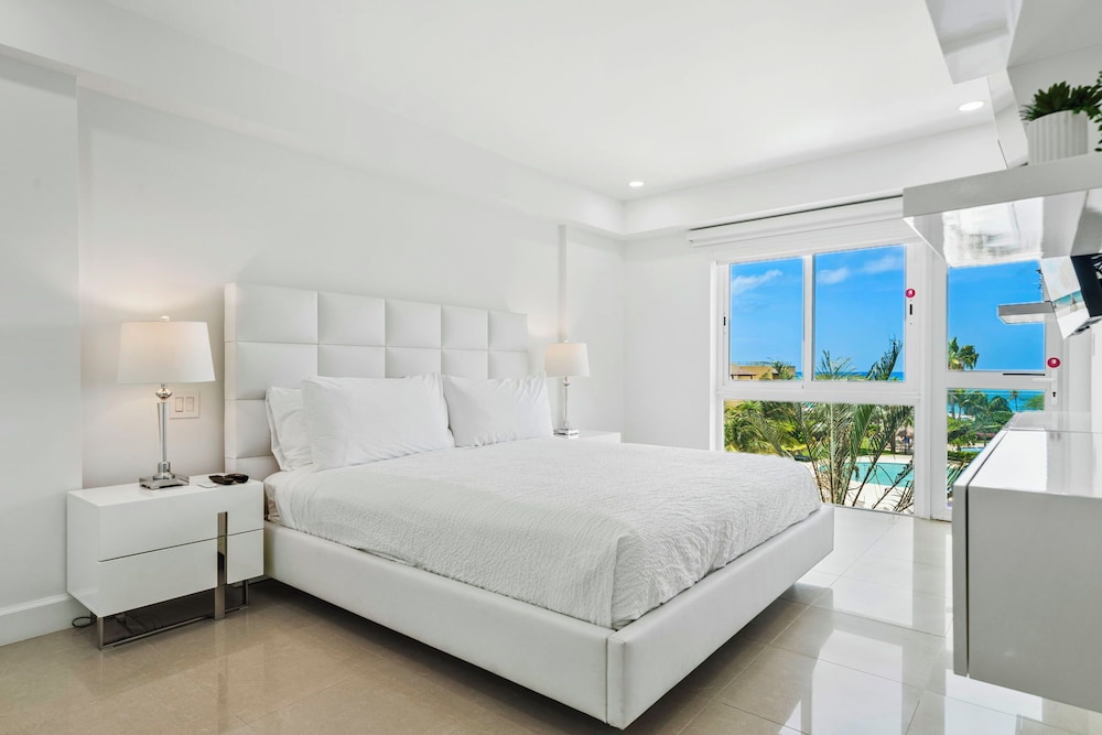 Oceania 343 J.e. Irausquin Blvd 238