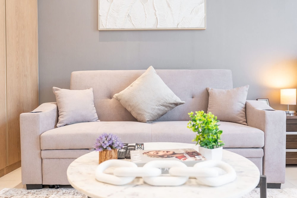 Spacious and Stunning Studio in The Heart of JVC