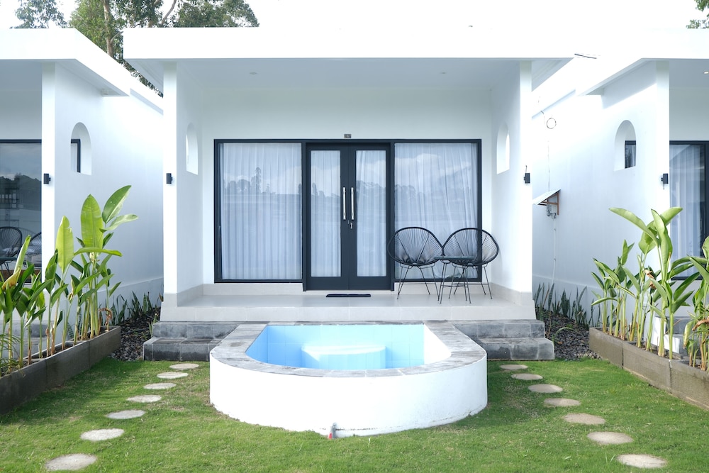The Vici Batur Villa & Restaurant