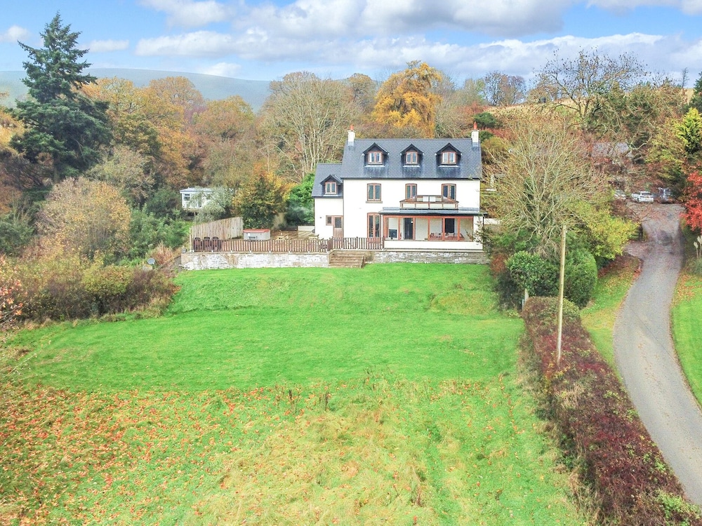 Oakwood House
