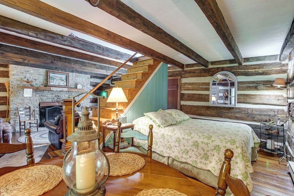3 Mi to River: 11-acre Retreat in Rural Stockport