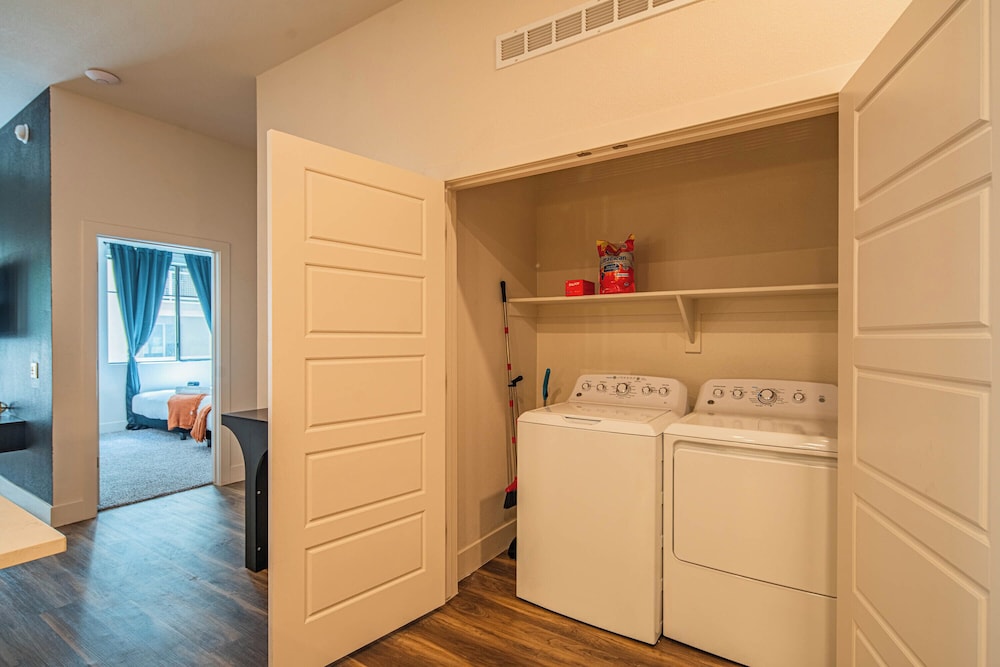 ROVE LIVING/KB - Scottsdale Grand