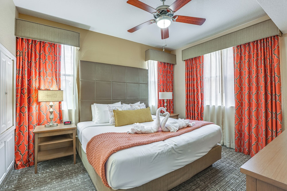 Poolside Oasis: 7 Mi to Disney & Universal