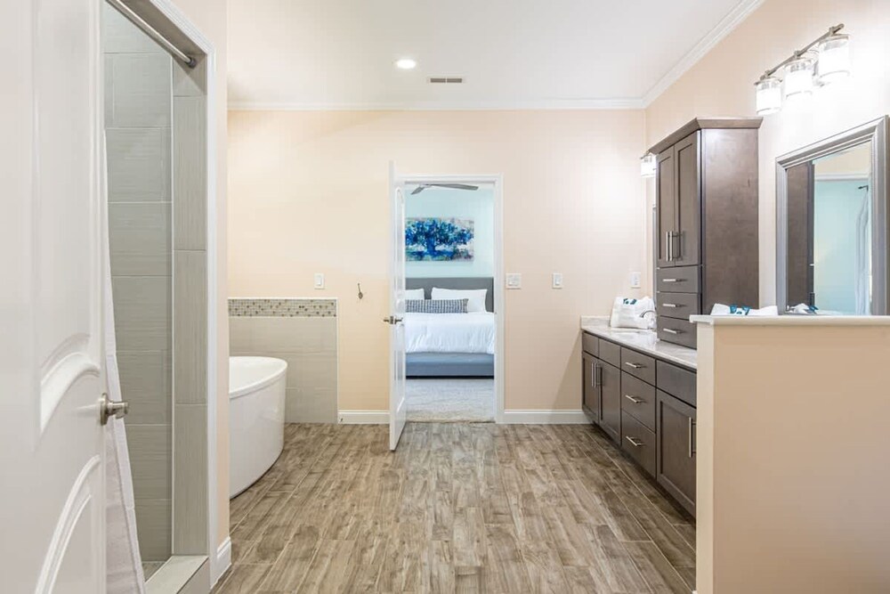 Sleeps12 Pet Friendly 2 Hottubs Views Full Kitchen