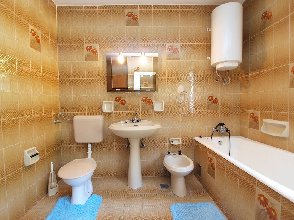 Apartment 1471 view 2