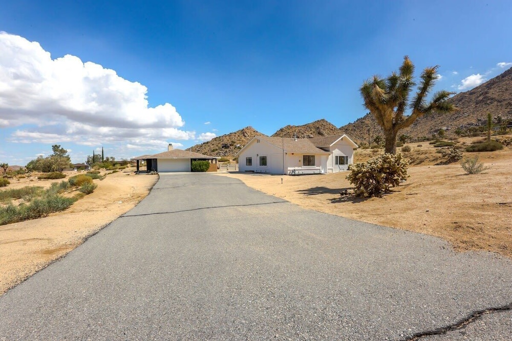 @ Marbella Lane - Zen-like Ambiance 3BR Home in JT