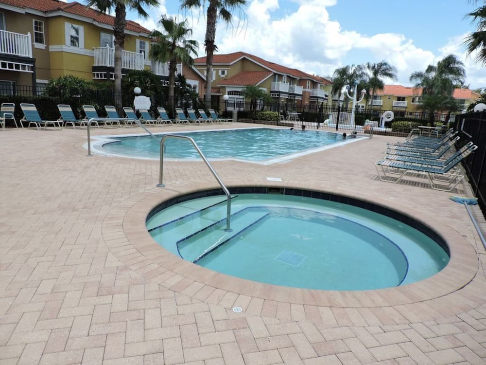 Lake Berkley Villas Swanky