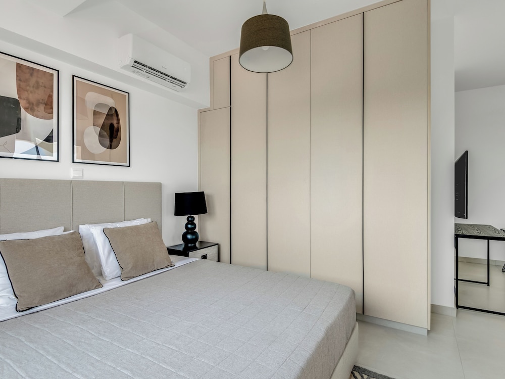 Sanders Elgio - Charming Studio With Balcony view 2