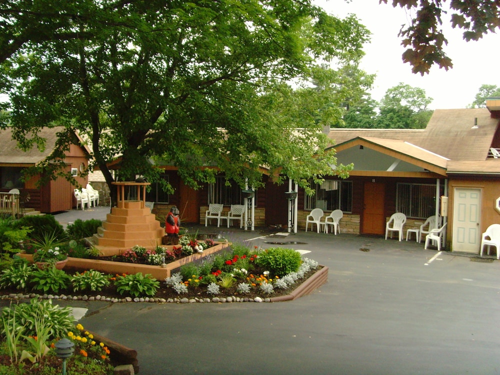 Lake Crest Inn