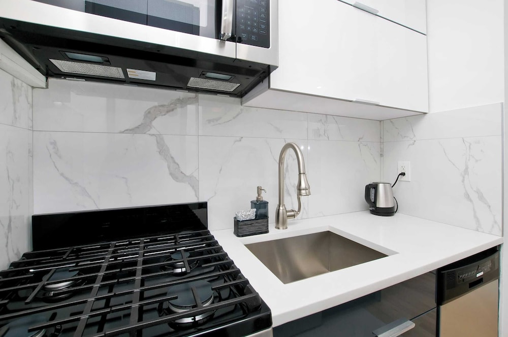 1597 New York Apt